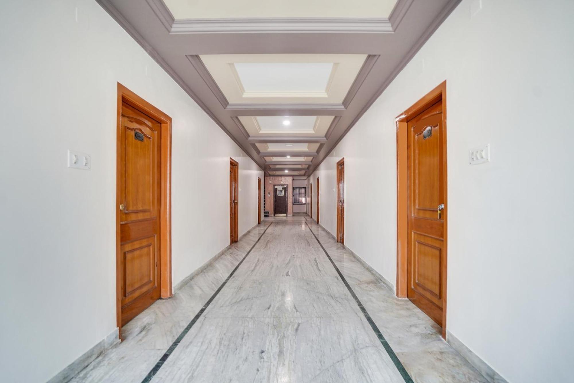 Super Collection O Paras Circle Formerly Osheen Palace Udaipur Exterior foto